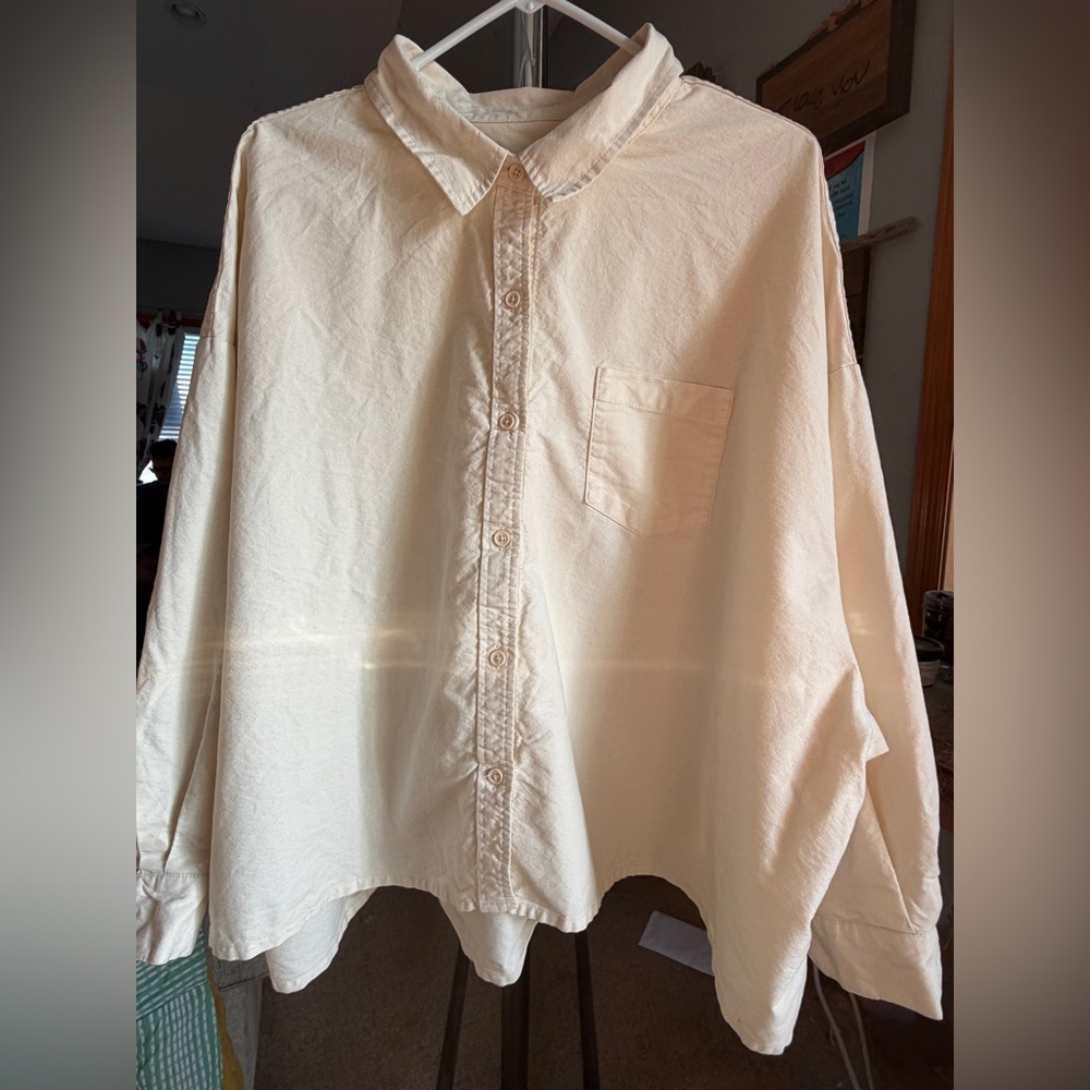Tradlands Off-White Button-Up long-sleeve shirt
